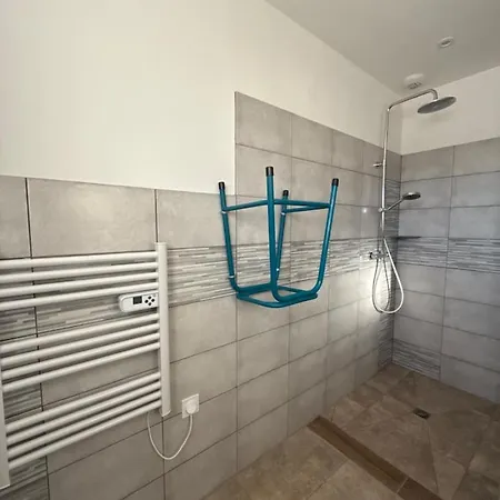 Bas بيت للعطل لاغورس